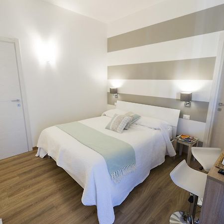 Suite Simonetta Sarzana Luaran gambar