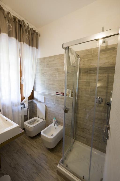 Suite Simonetta Sarzana Luaran gambar