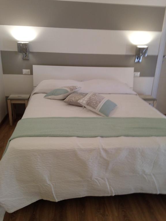 Suite Simonetta Sarzana Luaran gambar