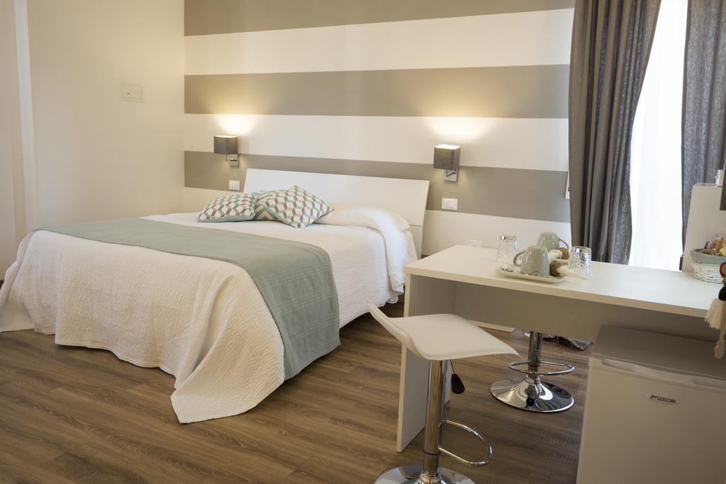 Suite Simonetta Sarzana Luaran gambar