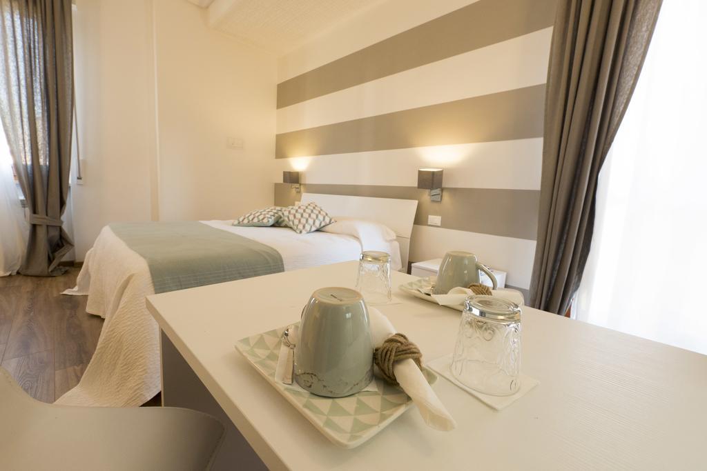 Suite Simonetta Sarzana Luaran gambar