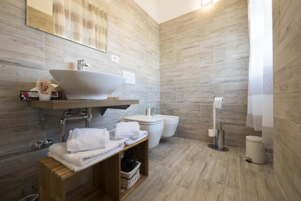 Suite Simonetta Sarzana Luaran gambar