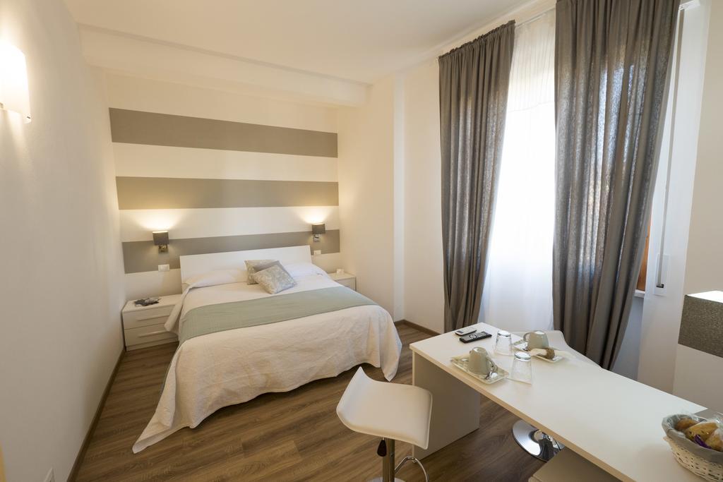Suite Simonetta Sarzana Luaran gambar