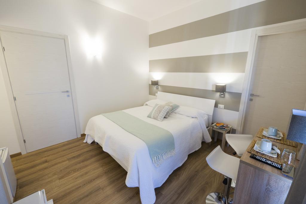Suite Simonetta Sarzana Luaran gambar